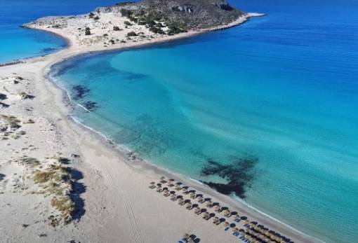 Βαριά καμπάνα για αυθαίρετες σκηνές και τροχόσπιτα στην Ελαφόνησο