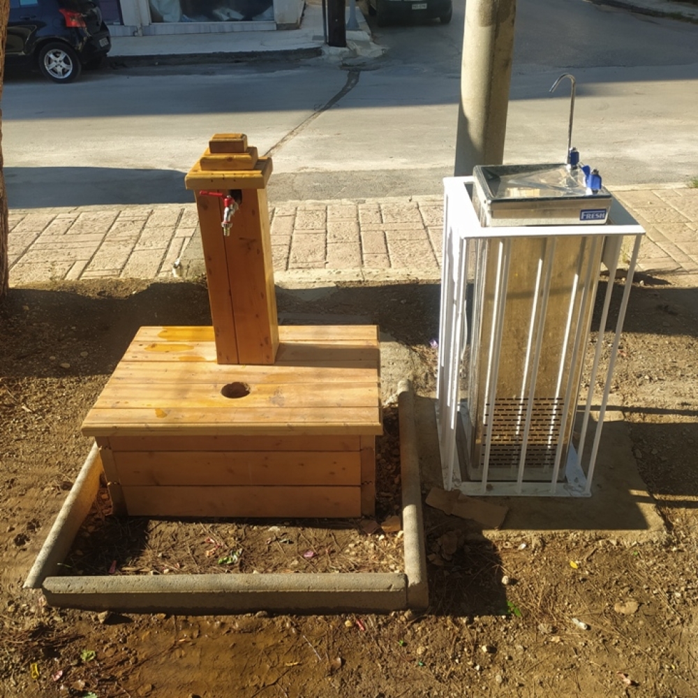 &Tau;&omicron; &delta;&iota;&kappa;ό &sigma;&alpha;&sigmaf; &sigma;&chi;ό&lambda;&iota;&omicron;: &Tau;&omicron; &lsquo;&pi;&epsilon; &kappa;&alpha;&iota; &tau;&omicron; &lsquo;&kappa;&alpha;&nu;&epsilon; &omicron; &Kappa;&omicron;&kappa;&kappa;&omicron;&rho;ό&sigmaf; &sigma;&tau;&omicron;&nu; &Nu;. &Kappa;ό&sigma;&mu;&omicron;