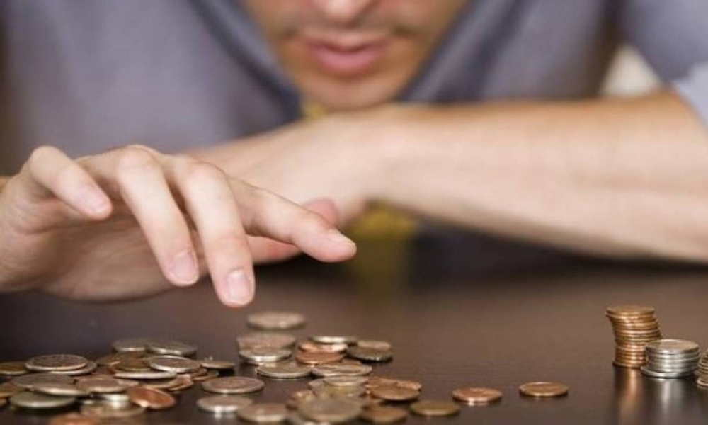 &Kappa;&alpha;&tau;ώ&tau;&alpha;&tau;&omicron;&sigmaf; &mu;&iota;&sigma;&theta;ό&sigmaf;: &Sigma;&epsilon; &iota;&sigma;&chi;ύ &alpha;&pi;ό &chi;&theta;&epsilon;&sigmaf; &eta; &nu;έ&alpha; &alpha;ύ&xi;&eta;&sigma;&eta;