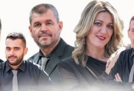 Ο Γρηγόρης Μπιθικώτσης «συναντά» τη Βίκυ Μοσχολιού στην Αρεόπολη