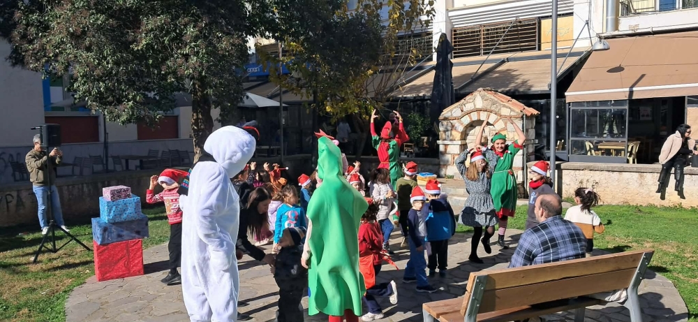 &Chi;&rho;&iota;&sigma;&tau;&omicron;&upsilon;&gamma;&epsilon;&nu;&nu;&iota;ά&tau;&iota;&kappa;&eta; &alpha;&tau;&mu;ό&sigma;&phi;&alpha;&iota;&rho;&alpha; &sigma;&tau;&eta; &Sigma;&pi;ά&rho;&tau;&eta; &mu;&epsilon; &delta;&rho;ά&sigma;&epsilon;&iota;&sigmaf; &gamma;&iota;&alpha; ό&lambda;&eta; &tau;&eta;&nu; &omicron;&iota;&kappa;&omicron;&gamma;έ&nu;&epsilon;&iota;&alpha;