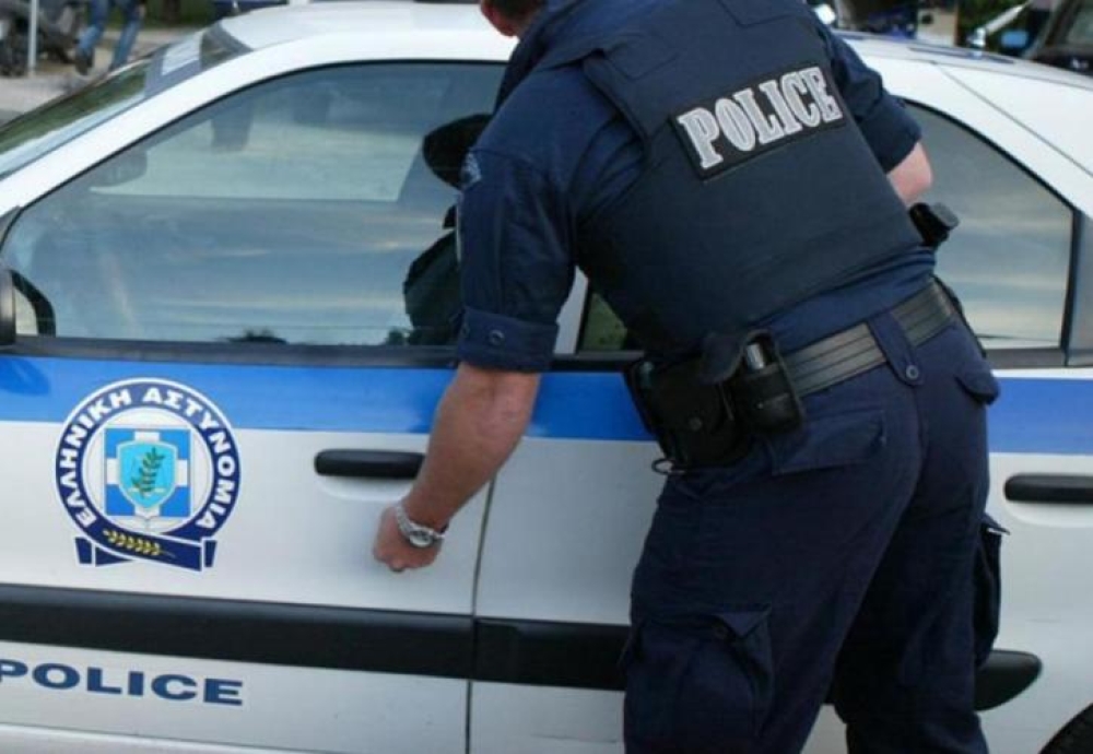 &Delta;ύ&omicron; &sigma;&upsilon;&lambda;&lambda;ή&psi;&epsilon;&iota;&sigmaf; &sigma;&tau;&eta; &Lambda;&alpha;&kappa;&omega;&nu;ί&alpha; &tau;&eta; &Mu;&epsilon;&gamma;ά&lambda;&eta; &Pi;έ&mu;&pi;&tau;&eta;