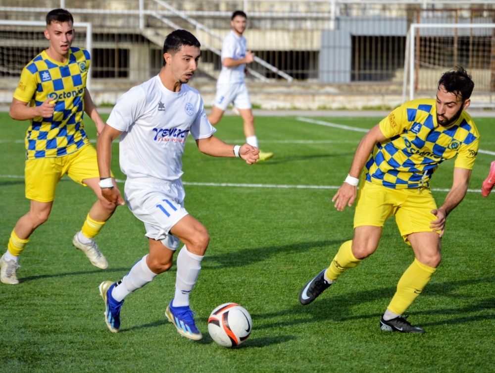 &Gamma;&rsquo; &Epsilon;&theta;&nu;&iota;&kappa;ή &Kappa;&alpha;&tau;&eta;&gamma;&omicron;&rho;ί&alpha; &Delta;&epsilon;&nu; &sigma;&eta;&kappa;ώ&nu;&epsilon;&iota; &kappa;&epsilon;&phi;ά&lambda;&iota; &omicron; &Pi;&alpha;&nu;&gamma;&upsilon;&theta;&epsilon;&alpha;&tau;&iota;&kappa;ό&sigmaf;: &Nu;έ&alpha; ή&tau;&tau;&alpha; &mu;&epsilon; 5-2 &alpha;&pi;ό &tau;&omicron;&nu; &Pi;&alpha;&nu;&theta;&omicron;&upsilon;&rho;&iota;&alpha;&kappa;ό