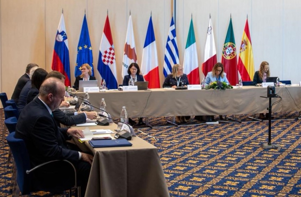 &Sigma;&tau;ή&rho;&iota;&xi;&eta; &tau;&omega;&nu; &alpha;&gamma;&rho;&omicron;&tau;ώ&nu; &kappa;&alpha;&iota; &alpha;&nu;&theta;&epsilon;&kappa;&tau;&iota;&kappa;ό&tau;&eta;&tau;&alpha; &sigma;&tau;&omicron;&nu; &pi;&rho;&omega;&tau;&omicron;&gamma;&epsilon;&nu;ή &tau;&omicron;&mu;έ&alpha; &zeta;&eta;&tau;ά &eta; &Epsilon;&lambda;&lambda;ά&delta;&alpha; &sigma;&tau;&omicron;&upsilon;&sigmaf; MED9