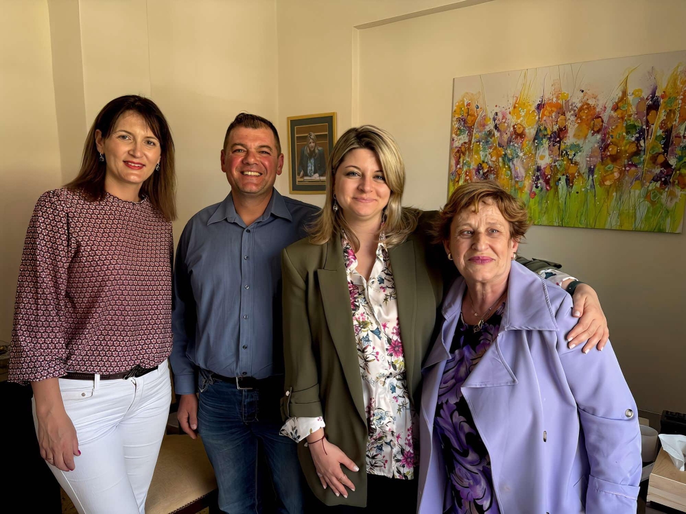 &Gamma;&rho;&eta;&gamma;&omicron;&rho;ά&kappa;&omicron;&upsilon; &sigma;&epsilon; &Mu;&iota;&chi;&alpha;&eta;&lambda;ί&delta;&omicron;&upsilon;: &laquo;&Alpha;&nu;ά&gamma;&kappa;&eta; &epsilon;&nu;ί&sigma;&chi;&upsilon;&sigma;&eta;&sigmaf; &tau;&omega;&nu; &tau;&rho;ί&tau;&epsilon;&kappa;&nu;&omega;&nu; &omicron;&iota;&kappa;&omicron;&gamma;&epsilon;&nu;&epsilon;&iota;ώ&nu; &sigma;&tau;&eta; &Lambda;&alpha;&kappa;&omega;&nu;ί&alpha;&raquo;