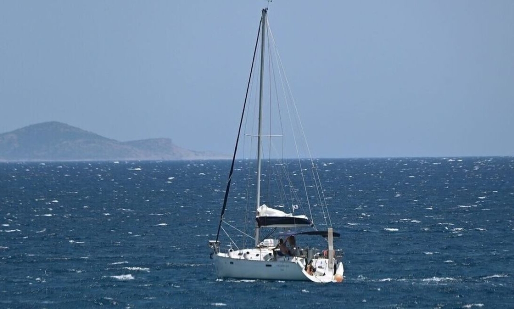 &Iota;&sigma;&tau;&iota;&omicron;&phi;ό&rho;&omicron; &laquo;έ&mu;&epsilon;&iota;&nu;&epsilon;&raquo; &sigma;&tau;&eta; &theta;ά&lambda;&alpha;&sigma;&sigma;&alpha; &tau;&eta;&sigmaf; &Mu;ά&nu;&eta;&sigmaf;