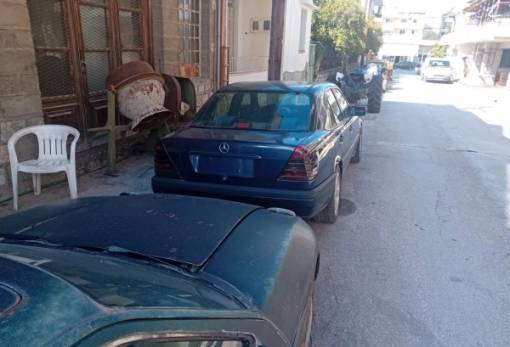 Καθαρίζουν οι δρόμοι της Σπάρτης από τα εγκαταλελειμμένα οχήματα