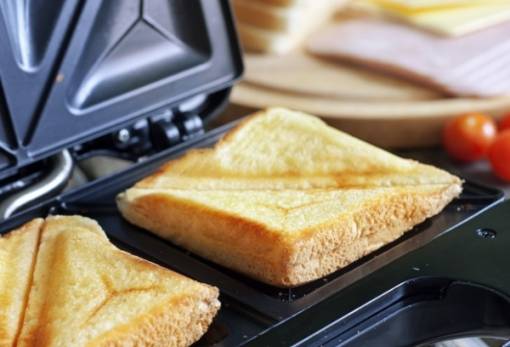 Τοστιέρα: Ο εύκολος τρόπος να την καθαρίσεις