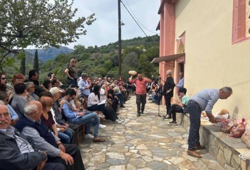 Αναβίωσε το αιωνόβιο έθιμο της Κουλούρας στη Λιαντίνα