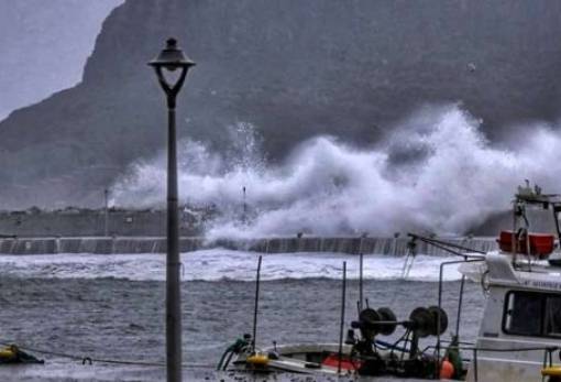 «Αντιστάθηκε» στην τρικυμία η μαρίνα της Μονεμβασιάς