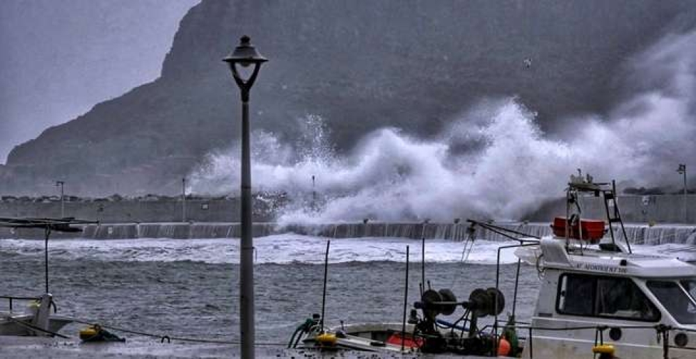 &laquo;&Alpha;&nu;&tau;&iota;&sigma;&tau;ά&theta;&eta;&kappa;&epsilon;&raquo; &sigma;&tau;&eta;&nu; &tau;&rho;&iota;&kappa;&upsilon;&mu;ί&alpha; &eta; &mu;&alpha;&rho;ί&nu;&alpha; &tau;&eta;&sigmaf; &Mu;&omicron;&nu;&epsilon;&mu;&beta;&alpha;&sigma;&iota;ά&sigmaf;