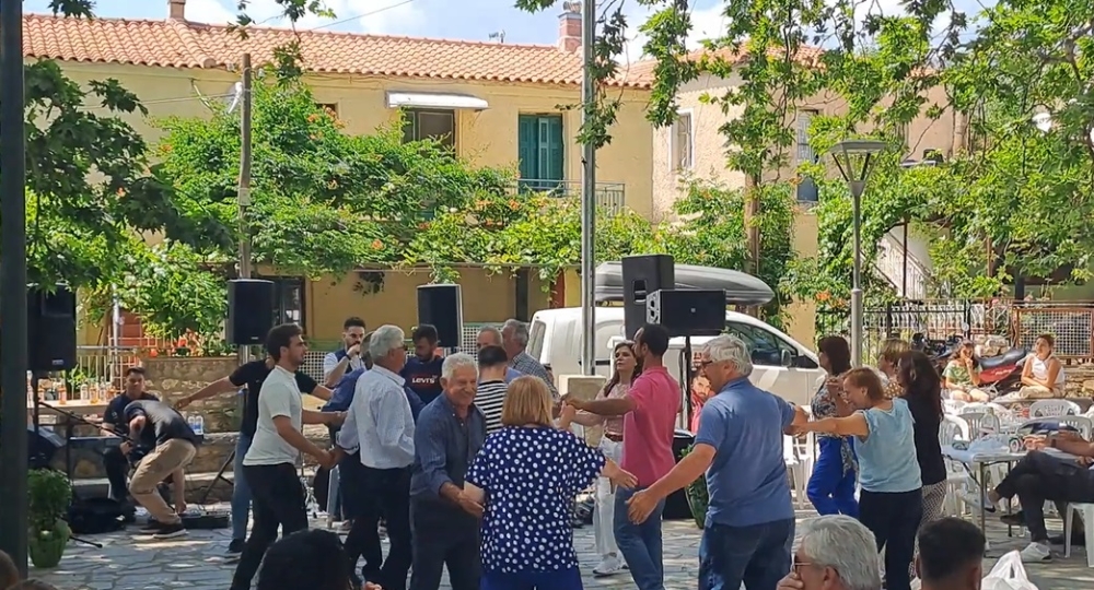 &Kappa;ά&eta;&kappa;&epsilon; &tau;&omicron; &pi;&epsilon;&lambda;&epsilon;&kappa;&omicron;ύ&delta;&iota; &sigma;&tau;&eta; &laquo;&Gamma;&iota;&omicron;&rho;&tau;ή &Gamma;ί&delta;&alpha;&sigmaf;&raquo; &sigma;&tau;&eta; &Zeta;&alpha;&rho;&alpha;&phi;ώ&nu;&alpha;! (&Phi;&Omega;&Tau;&Omicron;-VIDEO)