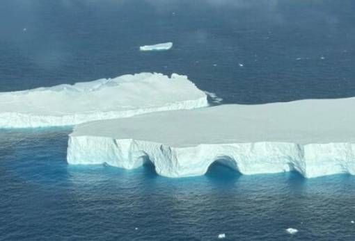 Λιώνει το άλλοτε μεγαλύτερο παγόβουνο του κόσμου