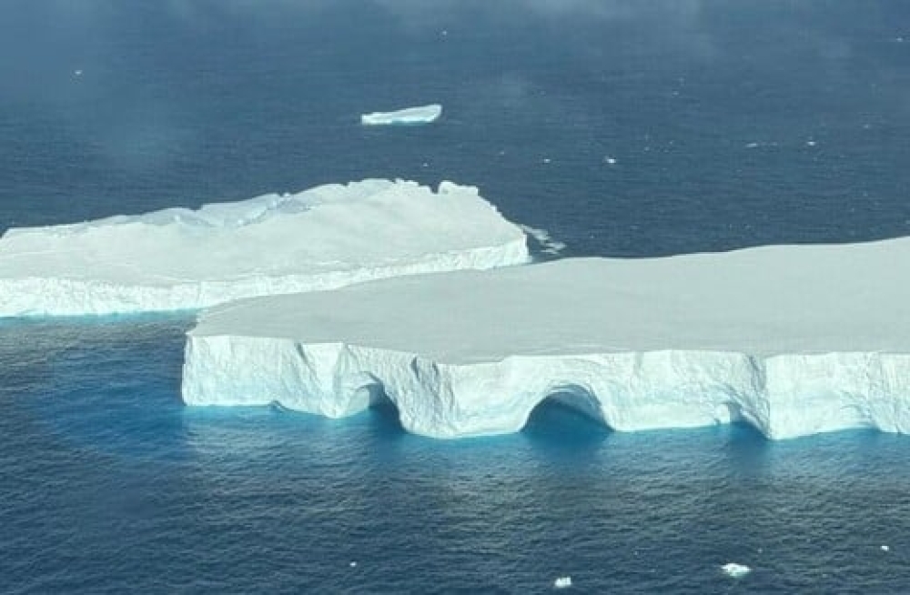 &Lambda;&iota;ώ&nu;&epsilon;&iota; &tau;&omicron; ά&lambda;&lambda;&omicron;&tau;&epsilon; &mu;&epsilon;&gamma;&alpha;&lambda;ύ&tau;&epsilon;&rho;&omicron; &pi;&alpha;&gamma;ό&beta;&omicron;&upsilon;&nu;&omicron; &tau;&omicron;&upsilon; &kappa;ό&sigma;&mu;&omicron;&upsilon;