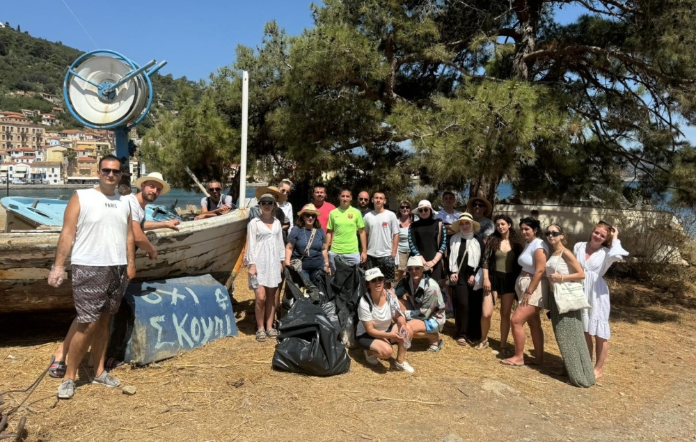 &Nu;έ&omicron;&iota; &alpha;&pi;ό 8 &chi;ώ&rho;&epsilon;&sigmaf; &sigma;&tau;&omicron; &Gamma;ύ&theta;&epsilon;&iota;&omicron; &mu;&epsilon; ό&rho;&alpha;&mu;&alpha; έ&nu;&alpha;&nu; &laquo;&pi;&rho;ά&sigma;&iota;&nu;&omicron;&raquo; &kappa;ό&sigma;&mu;&omicron;