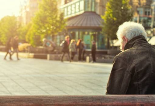 Έρευνα ΕΛΣΤΑΤ: Δύο στους τρεις πολίτες 50 έως 74 ετών δεν παίρνουν σύνταξη