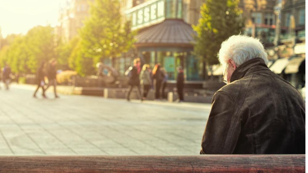 Έ&rho;&epsilon;&upsilon;&nu;&alpha; &Epsilon;&Lambda;&Sigma;&Tau;&Alpha;&Tau;: &Delta;ύ&omicron; &sigma;&tau;&omicron;&upsilon;&sigmaf; &tau;&rho;&epsilon;&iota;&sigmaf; &pi;&omicron;&lambda;ί&tau;&epsilon;&sigmaf; 50 έ&omega;&sigmaf; 74 &epsilon;&tau;ώ&nu; &delta;&epsilon;&nu; &pi;&alpha;ί&rho;&nu;&omicron;&upsilon;&nu; &sigma;ύ&nu;&tau;&alpha;&xi;&eta;