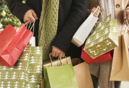 Λιανεμπόριο: Τι αγορές θα κάνουν οι Έλληνες στην εορταστική περίοδο