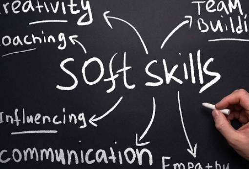 Soft Skills: Ποια είναι τα «αόρατα όπλα» που ζητά η αγορά εργασίας
