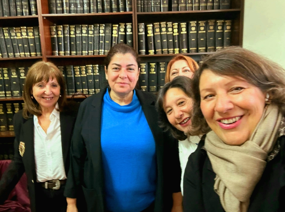 Έ&kappa;&omicron;&psi;&epsilon; &tau;&eta; &beta;&alpha;&sigma;&iota;&lambda;ό&pi;&iota;&tau;&alpha; &omicron; &Delta;&iota;&kappa;&eta;&gamma;&omicron;&rho;&iota;&kappa;ό&sigmaf; &Sigma;ύ&lambda;&lambda;&omicron;&gamma;&omicron;&sigmaf; &Gamma;&upsilon;&theta;&epsilon;ί&omicron;&upsilon;