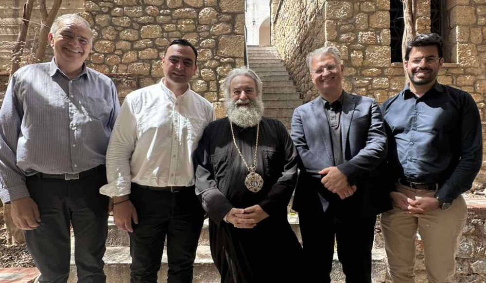 &Mu;&epsilon; &kappa;&omicron;&iota;&nu;ό &beta;&eta;&mu;&alpha;&tau;&iota;&sigma;&mu;ό &Pi;&epsilon;&rho;&iota;&phi;έ&rho;&epsilon;&iota;&alpha; &Pi;&epsilon;&lambda;&omicron;&pi;&omicron;&nu;&nu;ή&sigma;&omicron;&upsilon; &kappa;&alpha;&iota; &Mu;&eta;&tau;&rho;ό&pi;&omicron;&lambda;&eta; &Mu;ά&nu;&eta;&sigmaf;