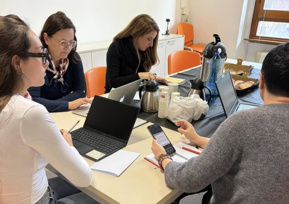 &Tau;&omicron; &tau;&alpha;&xi;ί&delta;&iota; &pi;&rho;&omicron;&sigmaf; &tau;&eta;&nu; &beta;&iota;&omega;&sigma;&iota;&mu;ό&tau;&eta;&tau;&alpha; &sigma;&upsilon;&nu;&epsilon;&chi;ί&zeta;&epsilon;&tau;&alpha;&iota; &gamma;&iota;&alpha; &tau;&eta;&nu; &Delta;&iota;&epsilon;ύ&theta;&upsilon;&nu;&sigma;&eta; &Epsilon;&kappa;&pi;&alpha;ί&delta;&epsilon;&upsilon;&sigma;&eta;&sigmaf; &Pi;&epsilon;&lambda;&omicron;&pi;&omicron;&nu;&nu;ή&sigma;&omicron;&upsilon;