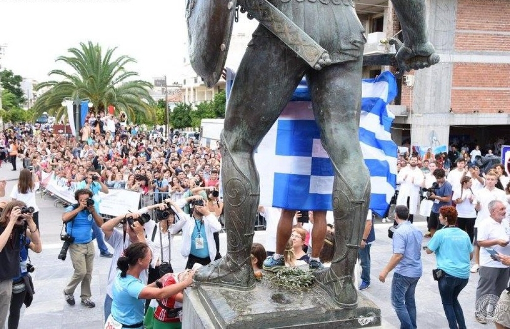Έ&xi;&iota; &Lambda;ά&kappa;&omega;&nu;&epsilon;&sigmaf; &sigma;&tau;&eta;&nu; &alpha;&phi;&epsilon;&tau;&eta;&rho;ί&alpha; &tau;&omicron;&upsilon; 41&omicron;&upsilon; &Sigma;&pi;ά&rho;&tau;&alpha;&theta;&lambda;&omicron;&nu;