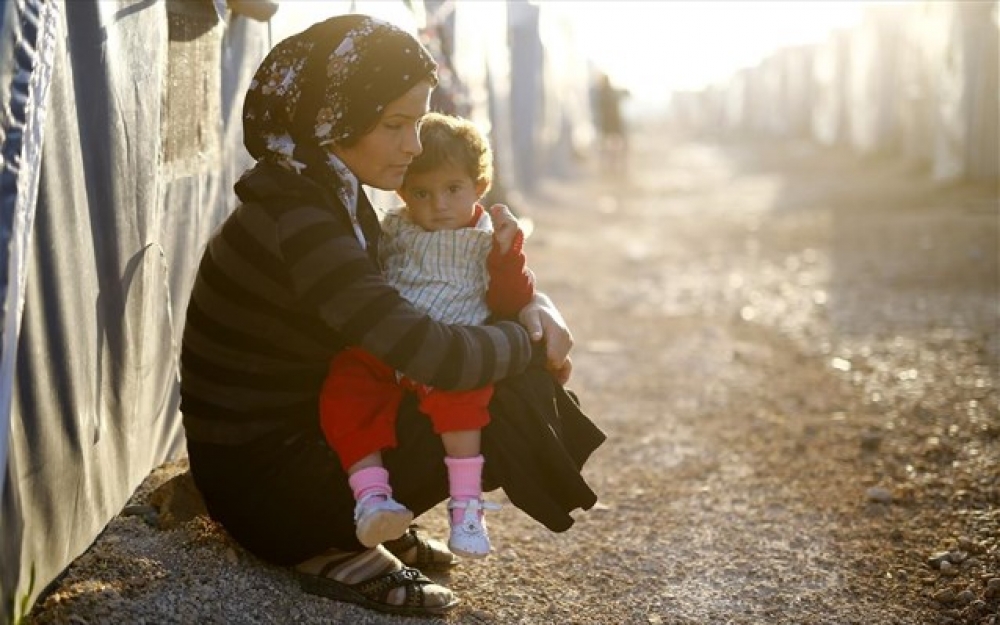 &Eta; &alpha;&pi;&epsilon;&iota;&lambda;ή &tau;&omega;&nu; &pi;&rho;&omicron;&sigma;&phi;ύ&gamma;&omega;&nu;