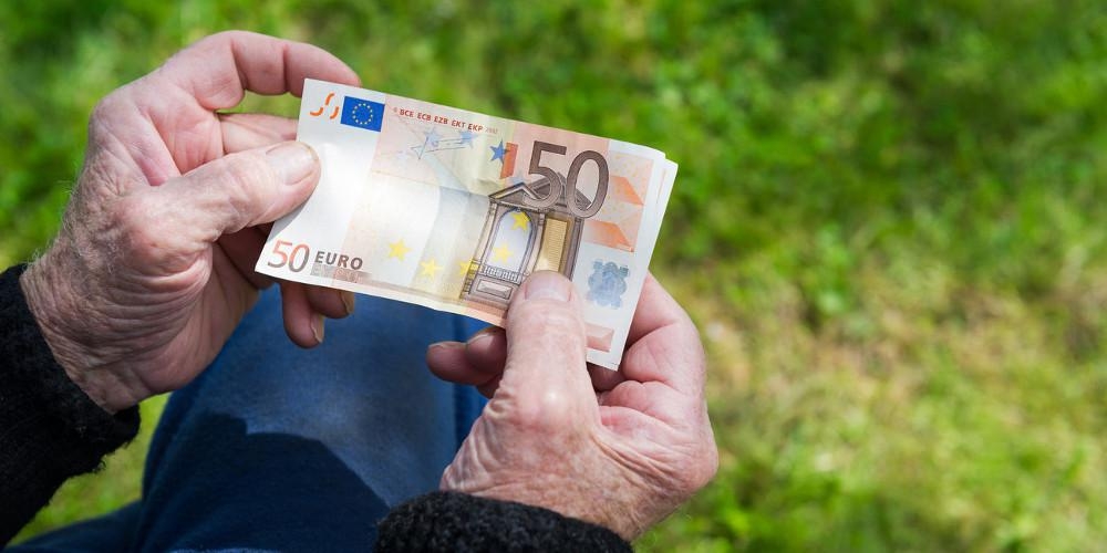 &Nu;. &Kappa;&epsilon;&rho;&alpha;&mu;έ&omega;&sigmaf;: &laquo;&Pi;ά&nu;&omega; &alpha;&pi;ό 13% &omicron;&iota; &alpha;&upsilon;&xi;ή&sigma;&epsilon;&iota;&sigmaf; &sigma;&tau;&iota;&sigmaf; &sigma;&upsilon;&nu;&tau;ά&xi;&epsilon;&iota;&sigmaf; &tau;&alpha; &delta;ύ&omicron; &tau;&epsilon;&lambda;&epsilon;&upsilon;&tau;&alpha;ί&alpha; &chi;&rho;ό&nu;&iota;&alpha;&raquo;