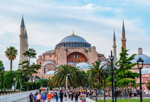 Μόνο επί πληρωμή η είσοδος για τους τουρίστες στην Αγία Σοφία