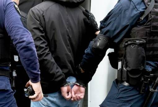 Σπάρτη: Η σοκολάτα και μια λάμα τους έστειλαν στα κρατητήρια