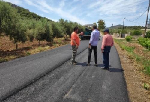 Προχωρούν οι εργασίες ασφαλτόστρωσης στο οδικό δίκτυο του Δ. Μονεμβασίας (ΦΩΤΟ)