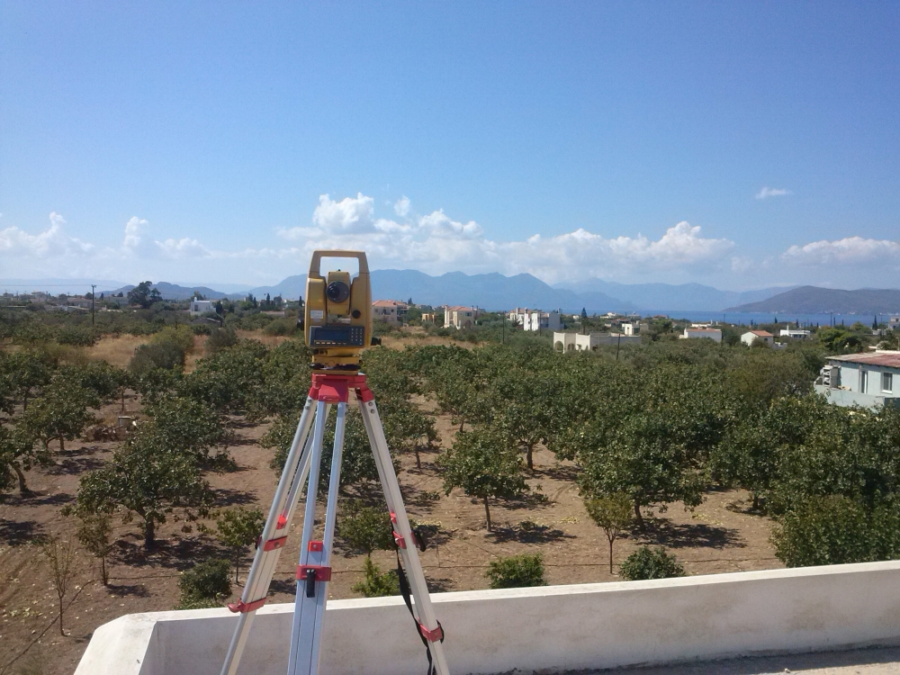 &Sigma;&tau;&omicron; &pi;&alpha;&rho;ά &pi;έ&nu;&tau;&epsilon; &pi;&alpha;&rho;ά&tau;&alpha;&sigma;&eta; &gamma;&iota;&alpha; &tau;&omicron; &Kappa;&tau;&eta;&mu;&alpha;&tau;&omicron;&lambda;ό&gamma;&iota;&omicron; &sigma;&tau;&eta; &Lambda;&alpha;&kappa;&omega;&nu;ί&alpha;