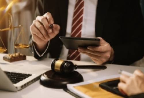 Σε Αθηναίο δικηγόρο οι «ακανθώδεις» συμβάσεις του Δ. Σπάρτης