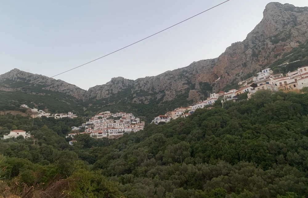 &laquo;&Chi;&tau;ί&zeta;&epsilon;&iota;&raquo; &sigma;&upsilon;&nu;&epsilon;&rho;&gamma;&alpha;&sigma;ί&alpha; &mu;&epsilon; &tau;&omicron; &Epsilon;&Mu;&Pi; &omicron; &Delta;. &Mu;&omicron;&nu;&epsilon;&mu;&beta;&alpha;&sigma;ί&alpha;&sigmaf;