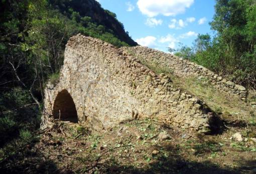 Στη Βουλή το ιστορικό Γεφύρι Κόπανου και η πολιτιστική διαδρομή στον Ευρώτα