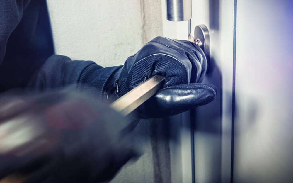 &Delta;ύ&omicron; &kappa;&lambda;&omicron;&pi;έ&sigmaf; &sigma;&epsilon; &sigma;&pi;ί&tau;&iota;&alpha; &epsilon;&xi;&iota;&chi;&nu;ί&alpha;&sigma;&epsilon; &tau;&omicron; &Alpha;&Tau; &Epsilon;&upsilon;&rho;ώ&tau;&alpha;