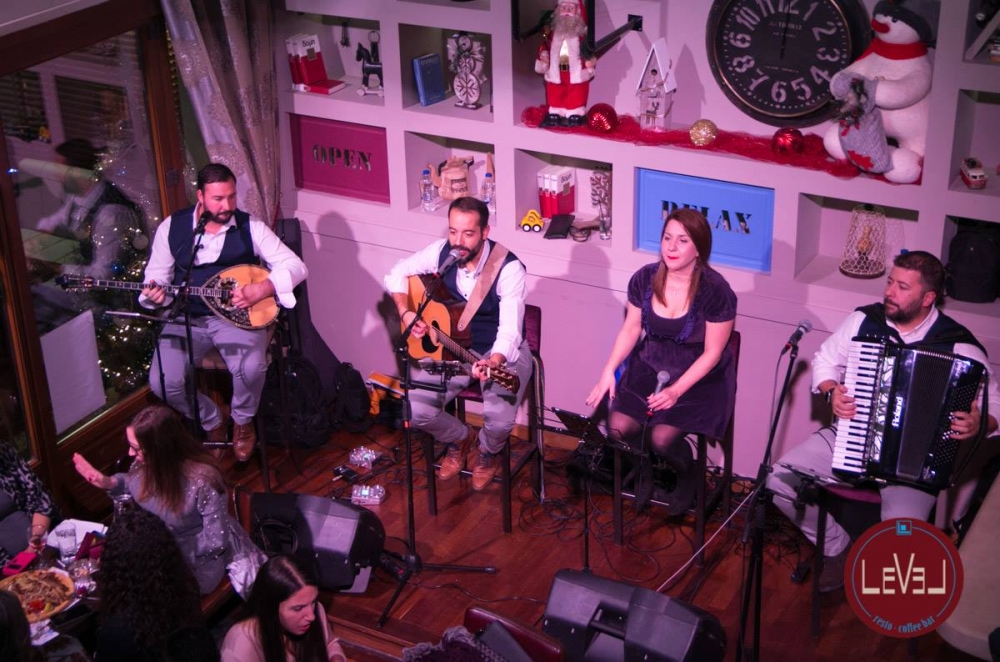 &laquo;Ό&lambda;&alpha; &tau;&rho;&iota;&gamma;ύ&rho;&omega; &alpha;&lambda;&lambda;ά&hellip;&Zeta;&Omicron;&Upsilon;&Nu;&raquo; &kappa;&alpha;&iota; &tau;&omicron; 2018 &sigma;&tau;&omicron; Level! Live &mu;&epsilon; &tau;&omicron;&nu; &Eta;&lambda;. &Kappa;&alpha;&pi;&pi;ά&kappa;&omicron; &kappa;&alpha;&iota; &tau;&eta;&nu; &omicron;&rho;&chi;ή&sigma;&tau;&rho;&alpha; &tau;&omicron;&upsilon;