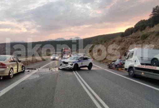 Απίστευτο τροχαίο με περιπολικό της Τροχαίας Σπάρτης (ΦΩΤΟ)