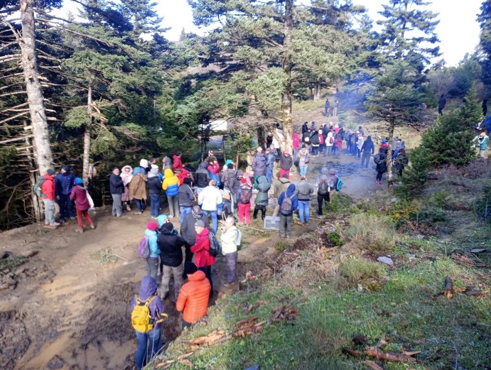 &Sigma;&upsilon;&nu;&tau;&omicron;&nu;ί&zeta;&omicron;&upsilon;&nu; &tau;&omicron;&nu; &alpha;&gamma;ώ&nu;&alpha; &tau;&omicron;&upsilon;&sigmaf; &omicron;&iota; &Epsilon;&pi;&iota;&tau;&rho;&omicron;&pi;έ&sigmaf; &gamma;&iota;&alpha; &tau;&eta; &sigma;&omega;&tau;&eta;&rho;ί&alpha; &Pi;ά&rho;&nu;&omega;&nu;&alpha; &kappa;&alpha;&iota; &Mu;&alpha;&iota;&nu;ά&lambda;&omicron;&upsilon;