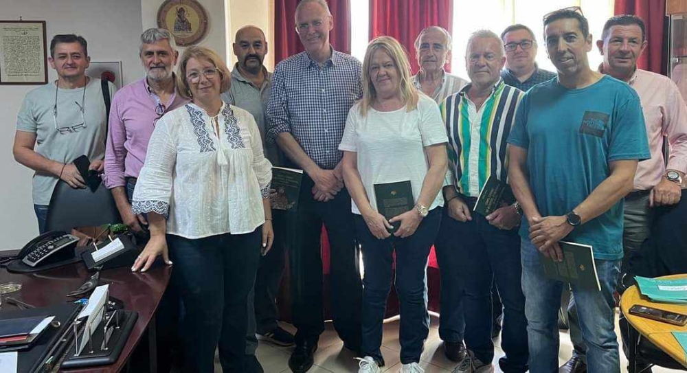 &Mu;&iota;&alpha; &omega;&rho;&alpha;ί&alpha; &alpha;&tau;&mu;ό&sigma;&phi;&alpha;&iota;&rho;&alpha; &epsilon;ί&mu;&alpha;&sigma;&tau;&epsilon;...