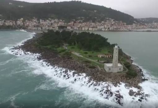 Η επιβλητική Κρανάη από ψηλά! (VIDEO)