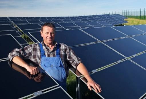 Κούρεμα στις εισφορές ΕΦΚΑ για αγρότες με φωτοβολταϊκά έως 500 KW