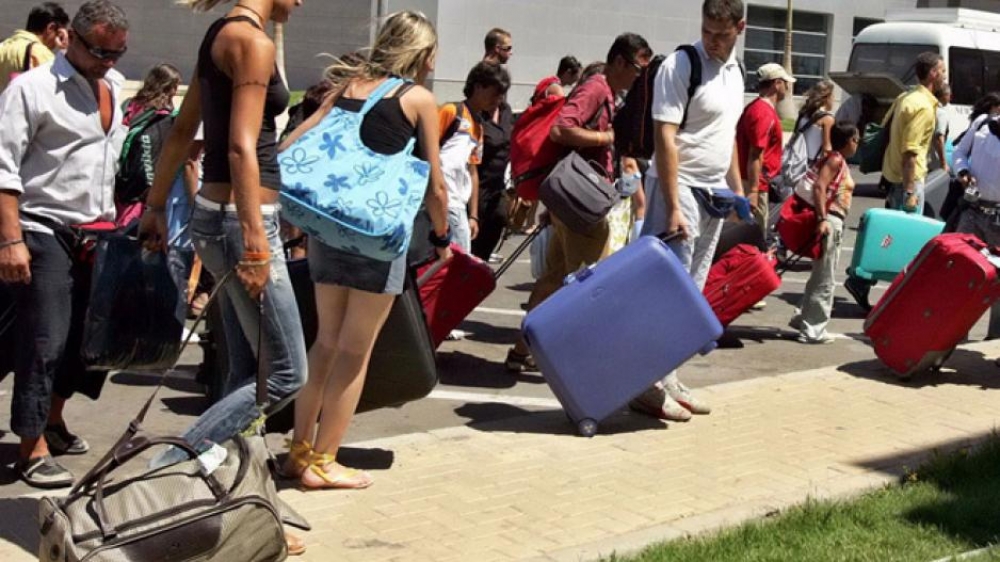 &Tau;&omicron;&upsilon;&rho;&iota;&sigma;&tau;&iota;&kappa;ά έ&sigma;&omicron;&delta;&alpha; 125 &delta;&iota;&sigma;. &sigma;&tau;&eta;&nu; &Epsilon;&lambda;&lambda;ά&delta;&alpha; &tau;&eta;&sigmaf; &kappa;&rho;ί&sigma;&eta;&sigmaf;