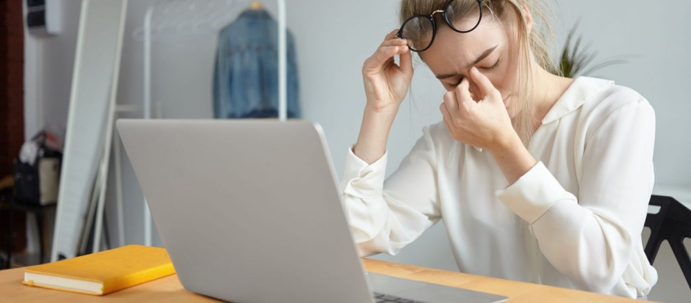 &Pi;ό&sigma;&omicron; &chi;&rho;ό&nu;&omicron; &pi;&epsilon;&rho;&nu;ά&mu;&epsilon; &mu;&pi;&rho;&omicron;&sigma;&tau;ά &sigma;&tau;&iota;&sigmaf; &omicron;&theta;ό&nu;&epsilon;&sigmaf;;