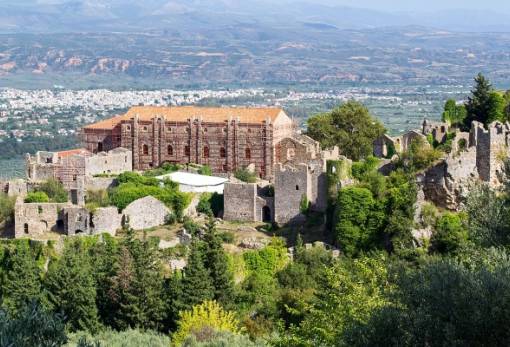 Ν. Γρηγοράκου: «Η ερώτηση για την απειλή του Μυστρά από έργο αιολικής ενέργειας δικαιώθηκε