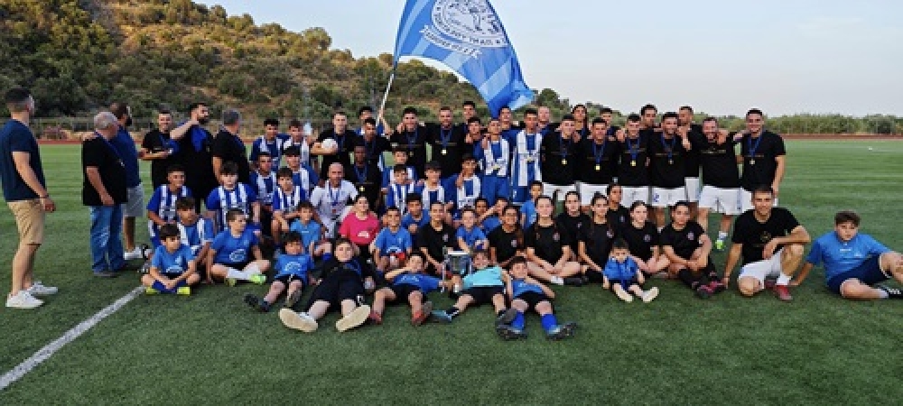 &Tau;&omicron; &laquo;&sigma;ή&kappa;&omega;&sigma;&epsilon;&raquo; &omicron; &Pi;&alpha;&nu;&gamma;&upsilon;&theta;&epsilon;&alpha;&tau;&iota;&kappa;ό&sigmaf; &mu;&epsilon;&sigmaf; &tau;&omicron; &gamma;&lambda;&upsilon;&kappa;ό &nu;έ&kappa;&tau;&alpha;&rho; &tau;&eta;&sigmaf; &Gamma;΄ &Epsilon;&theta;&nu;&iota;&kappa;ή&sigmaf;