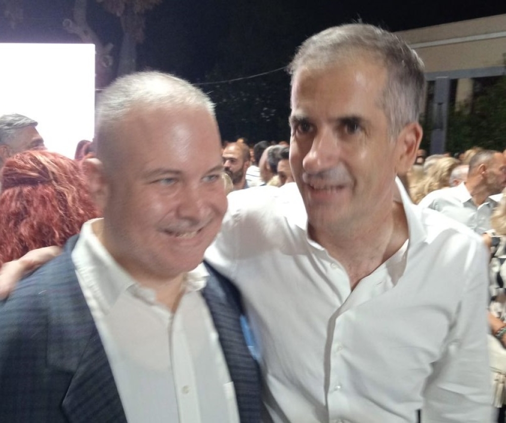 &Mu;&epsilon; &Mu;&pi;&alpha;&kappa;&omicron;&gamma;&iota;ά&nu;&nu;&eta; &gamma;&iota;&alpha; &mu;&iota;&alpha; &laquo;&Alpha;&theta;ή&nu;&alpha; &Psi;&eta;&lambda;ά&raquo; &omicron; &Gamma;&epsilon;&omega;&rho;&gamma;&iota;&tau;&sigma;&iota;ά&nu;&omicron;&sigmaf; &delta;&iota;&kappa;&eta;&gamma;ό&rho;&omicron;&sigmaf; &Chi;&rho;. &Tau;&sigma;ί&chi;&lambda;&eta;&sigmaf;