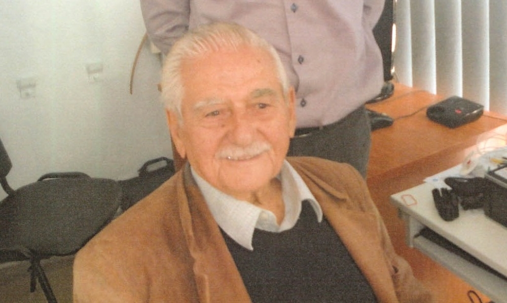 Έ&nu;&alpha;&sigmaf; &pi;&rho;&epsilon;&sigma;&beta;&epsilon;&upsilon;&tau;ή&sigmaf; &pi;&rho;&omicron;&sigma;&phi;&omicron;&rho;ά&sigmaf; &kappa;&alpha;&iota; &alpha;&gamma;ά&pi;&eta;&sigmaf; &alpha;&nu;&alpha;&pi;&alpha;ύ&tau;&eta;&kappa;&epsilon;&hellip;