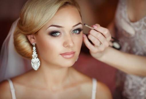 Νυφικό μακιγιάζ: 3 tips για ένα λαμπερό, φυσικό αποτέλεσμα